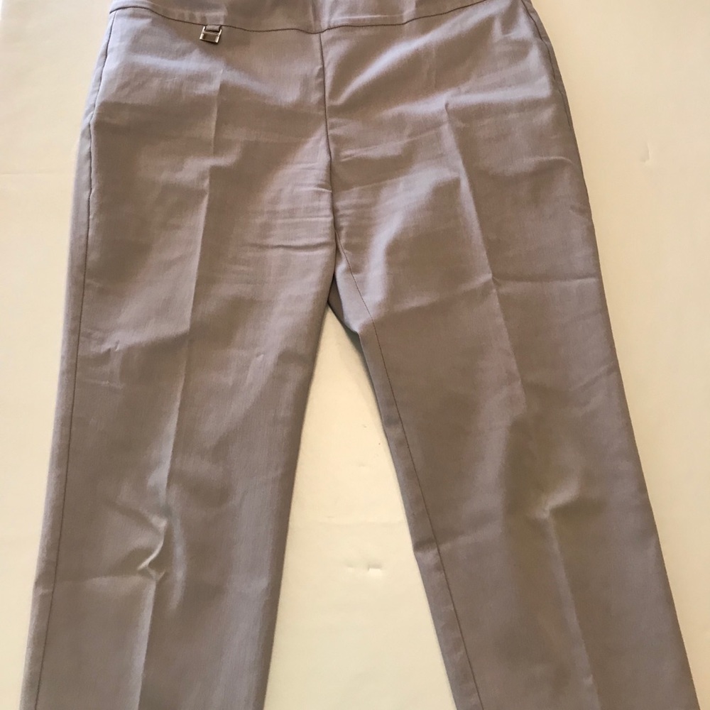 Alfani Sz 12 beige capri trousers